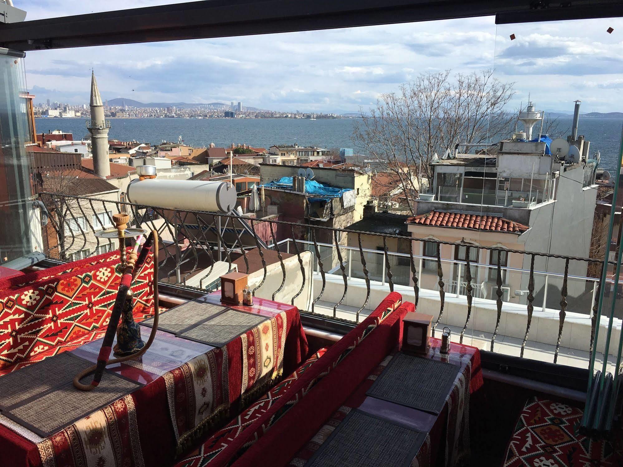 Stanpoli Hostel Istanbul Bagian luar foto
